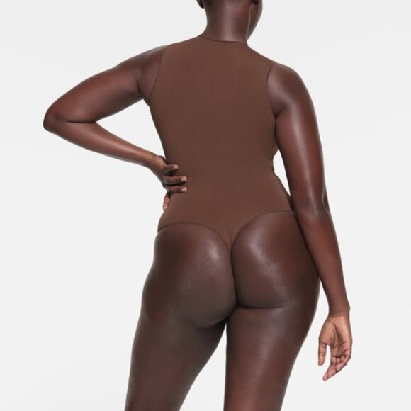 Skims | EUC Essential Sleeveless Crew Neck Thong Bodysuit in Brown Size L/XL - Picture 9 of 9